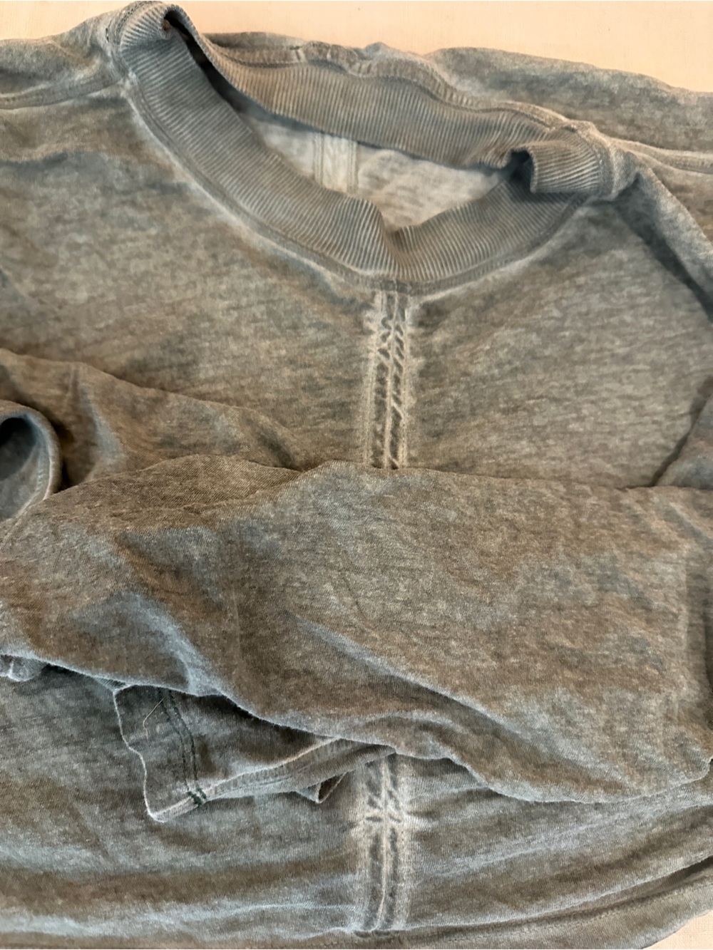 lululemon athletica women’s Men's Heather Gray / green crop top